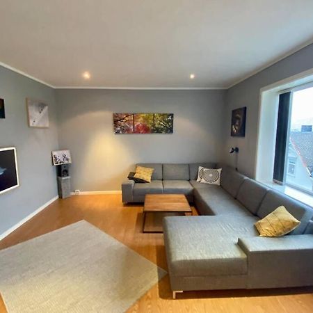 Nice And Central Apartment In Quiet Area Alesund Exterior photo