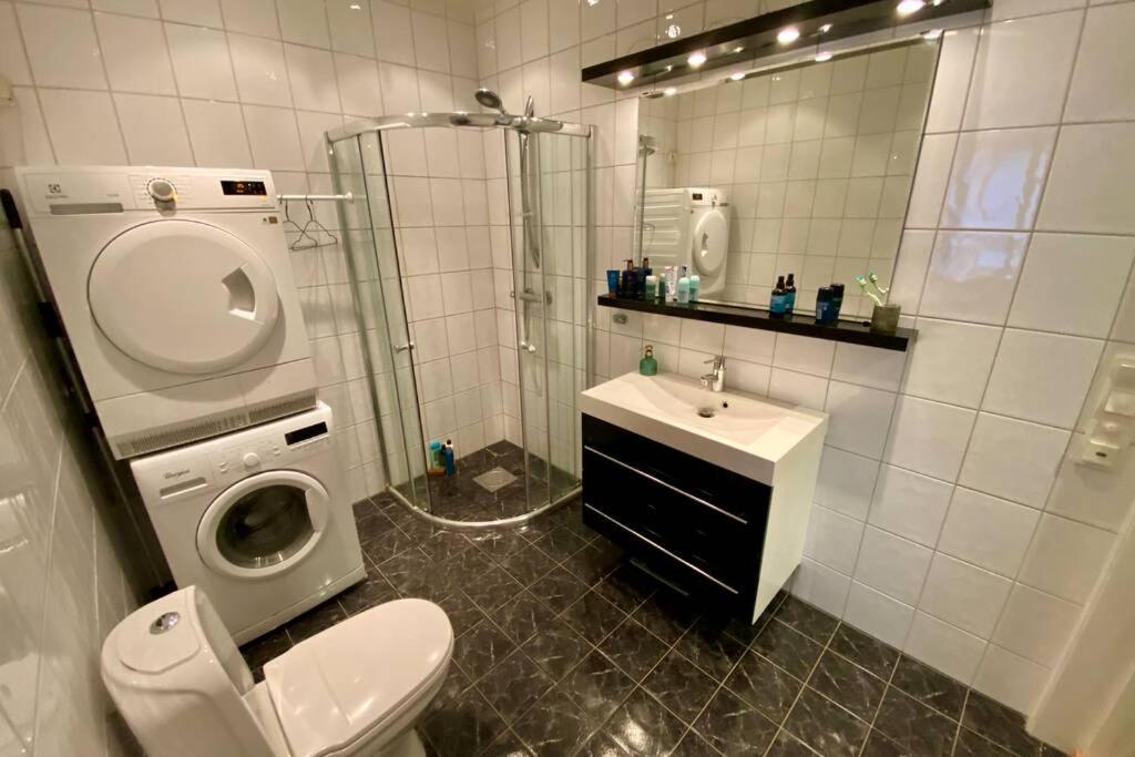 Nice And Central Apartment In Quiet Area Alesund Exterior photo